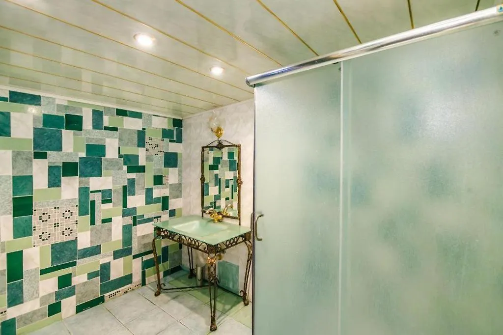 Baku Nizami Street Triplex 4 Bedroom Holiday home